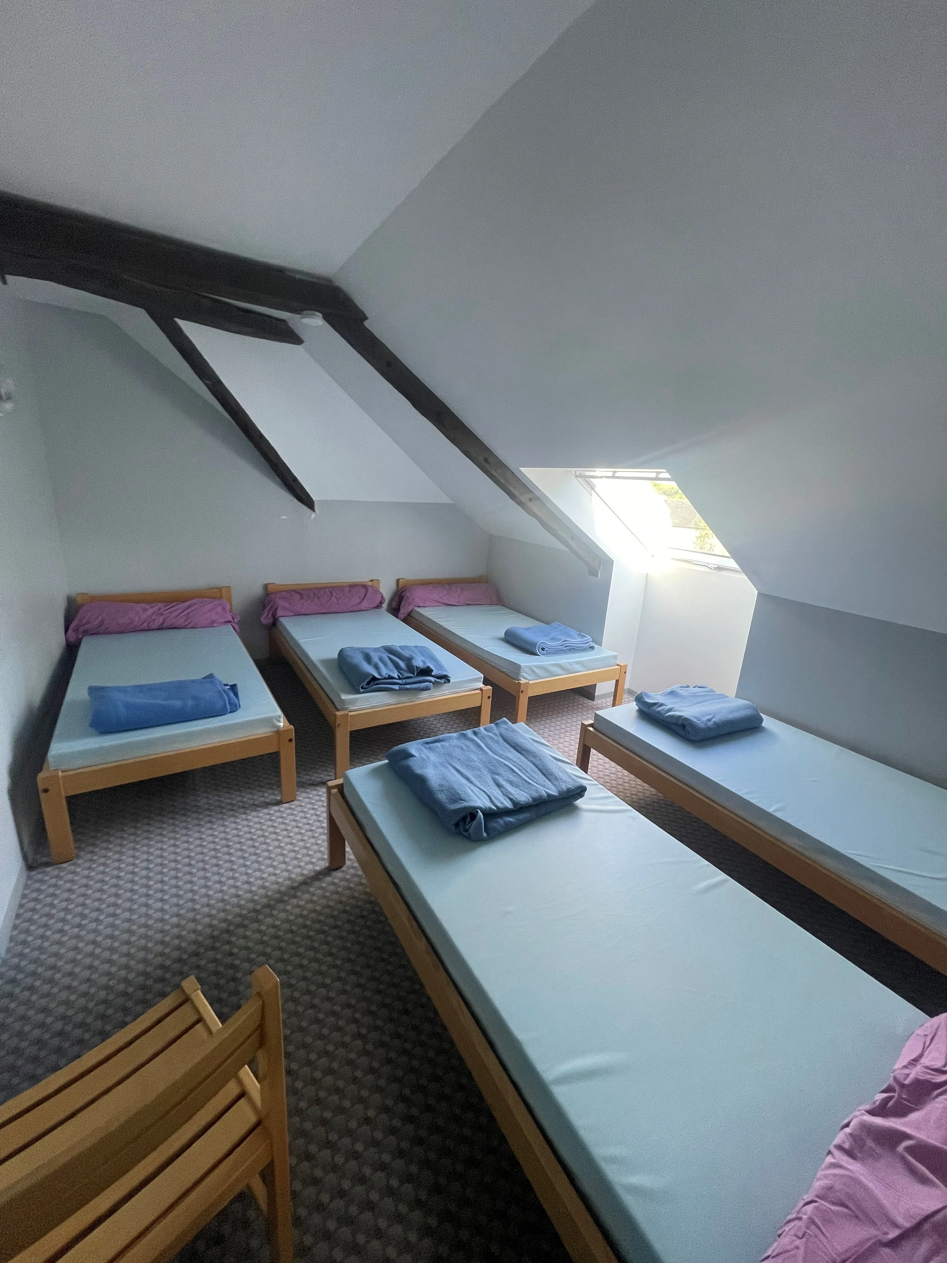 Chambre avec couchages à la Maison des Associations de Gomené (2e étage)